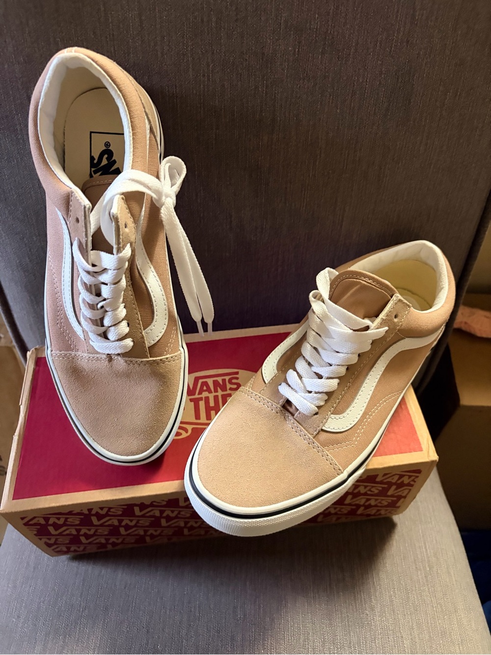 Vans Old Skool Women's Sneakers - tan and white